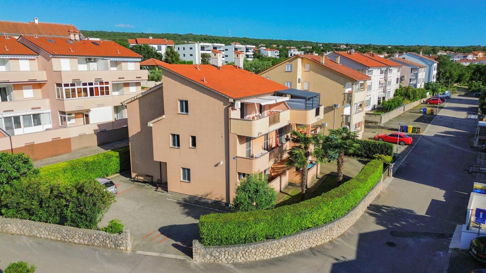 Malinska - Apartment Glavas Buitenkant foto