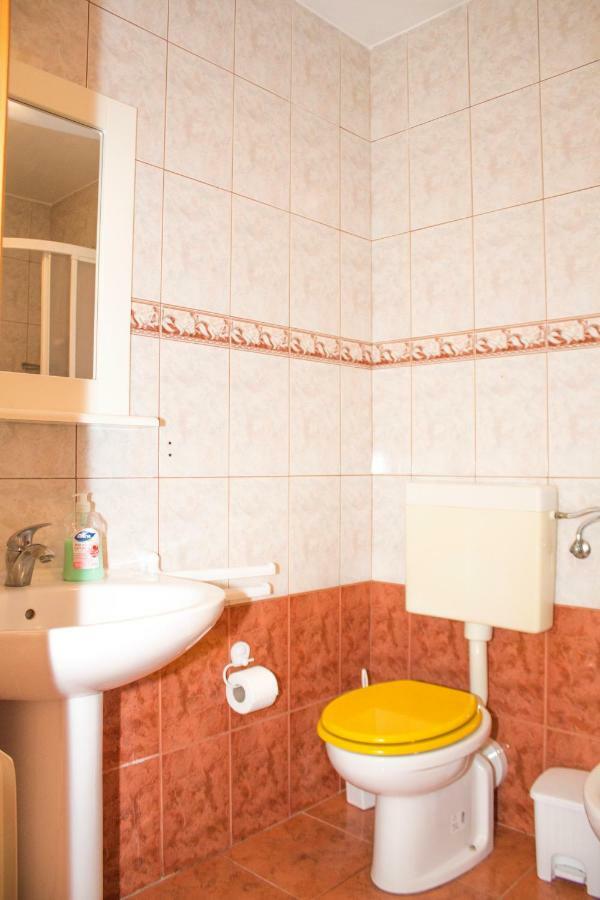 Malinska - Apartment Glavas Buitenkant foto
